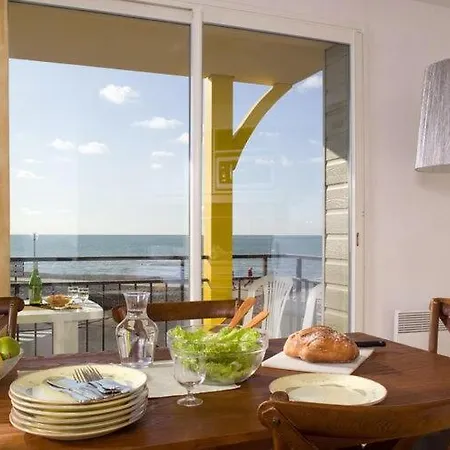 Comfortably Furnished With A Sea View كايو سور مير