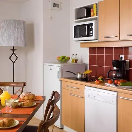 Comfortably Furnished With A Sea View شقة كايو سور مير