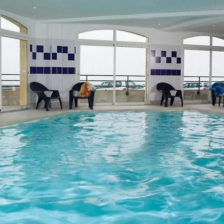 Comfortably Furnished With A Sea View *