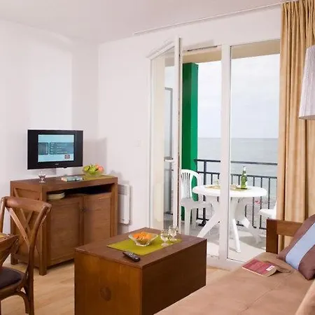 Apartament Comfortably Furnished With A Sea View